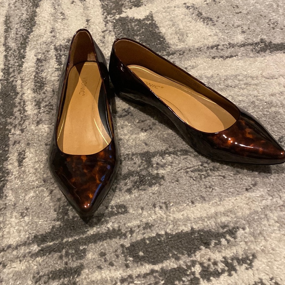 Vionic Tortoise Shell Flats